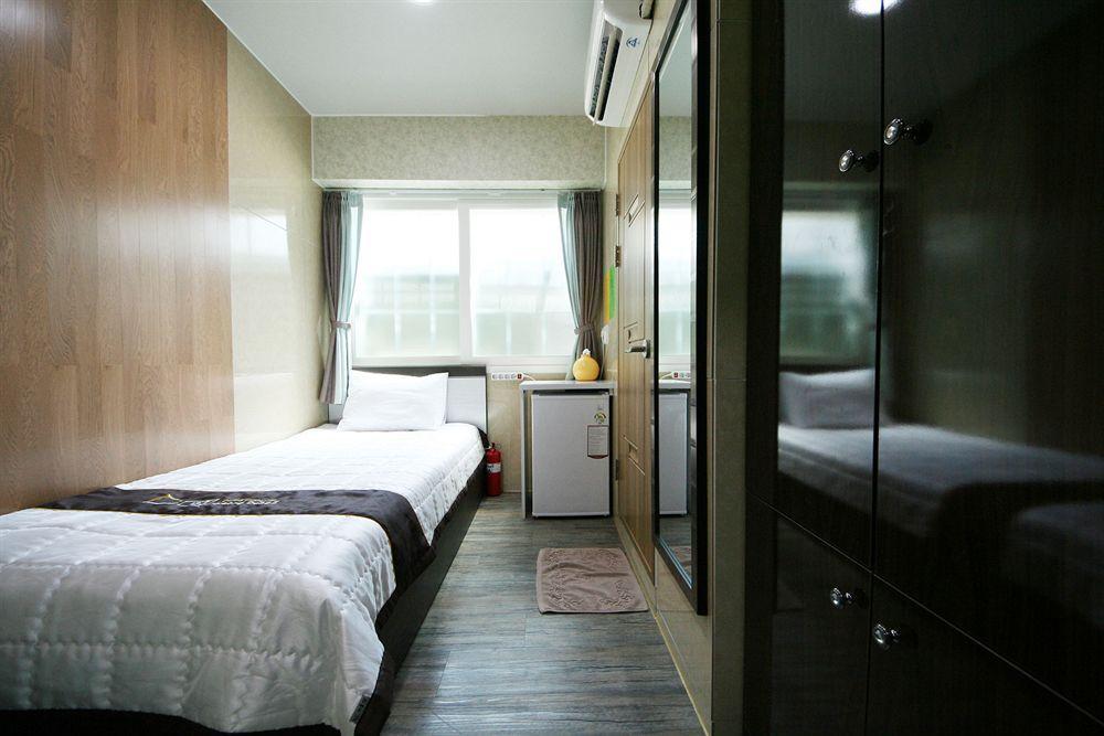 Guesthouse Myeongdong 2 Szöul Kültér fotó