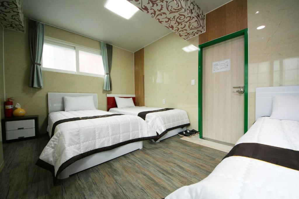 Guesthouse Myeongdong 2 Szöul Szoba fotó