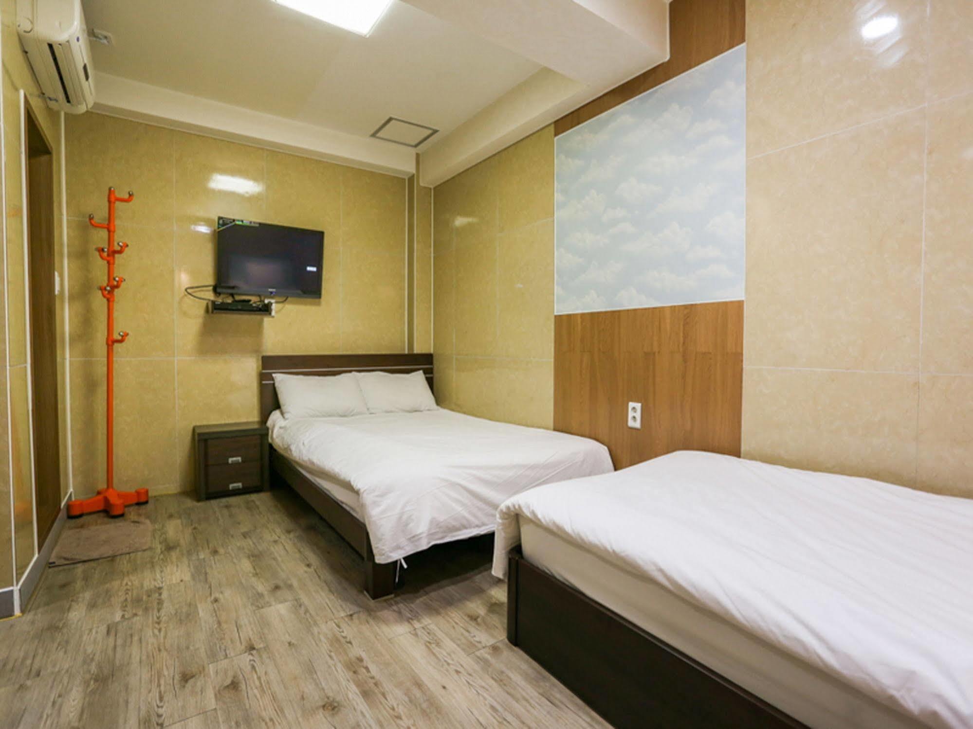 Guesthouse Myeongdong 2 Szöul Kültér fotó